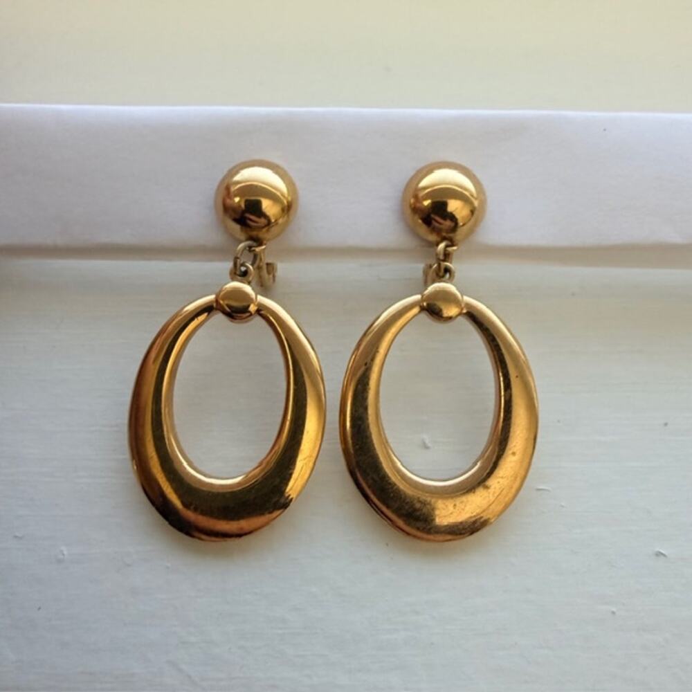 MONET Vintage Gold Tone Drop Earrings Clip-On Marshall Field's Chicago‎ 1960s
